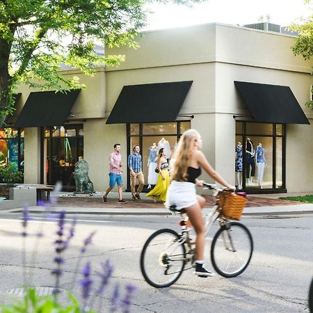 Moxy Denver Cherry Creek Exterior photo