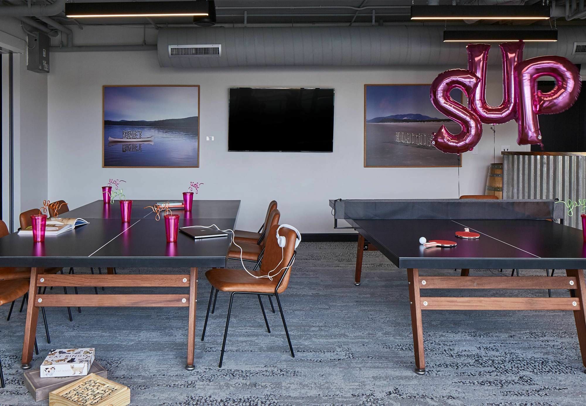 Moxy Denver Cherry Creek Exterior photo